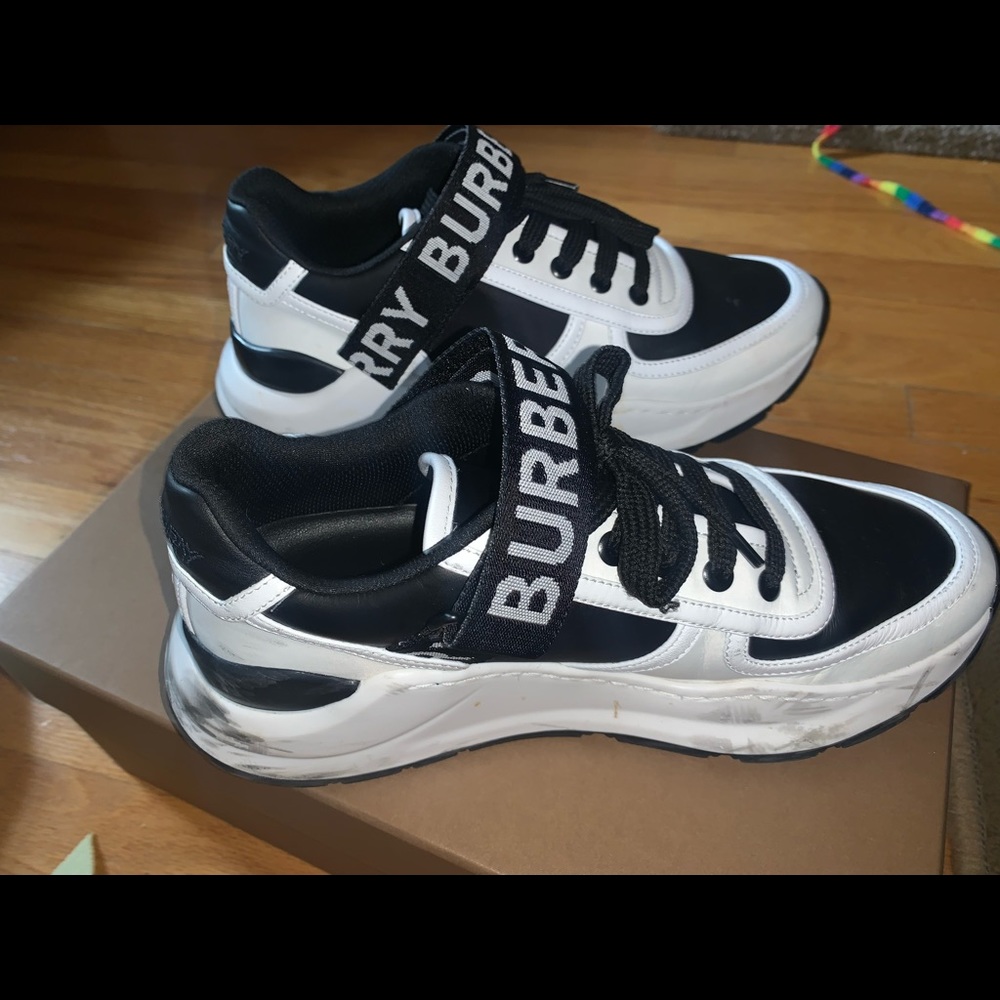Burberry Sneakers - Picture 4 of 5
